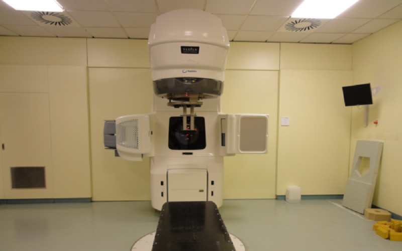 Un aparat nou, modern, pentru pacienții care au nevoie de radioterapie, a fost adus la Institutul Oncologic. Echipamentul va fi funcțional de la toamnă