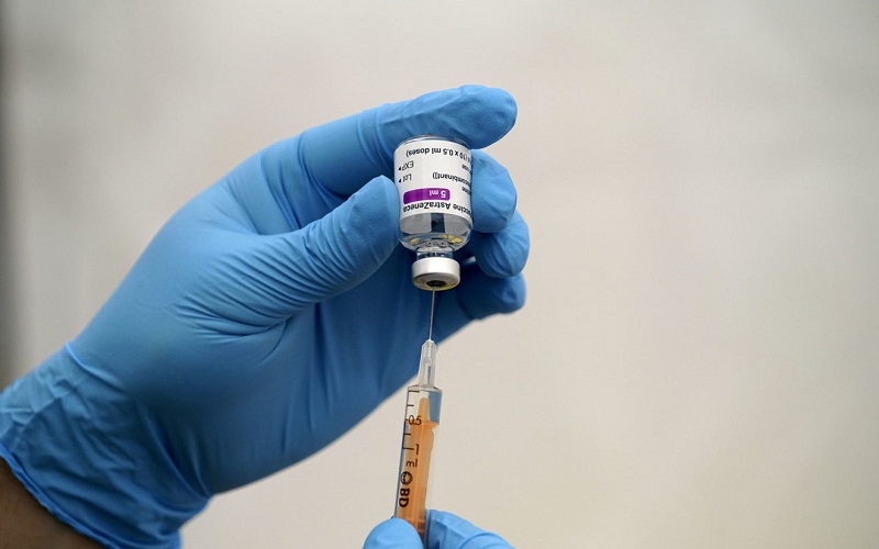 Efectele vaccinării: Numărul cazurilor de Covid-19 a scăzut de 3 ori față de luna mai. Care sunt riscurile pentru următoarele luni, în opinia conferențiarului Mihail Pîsla