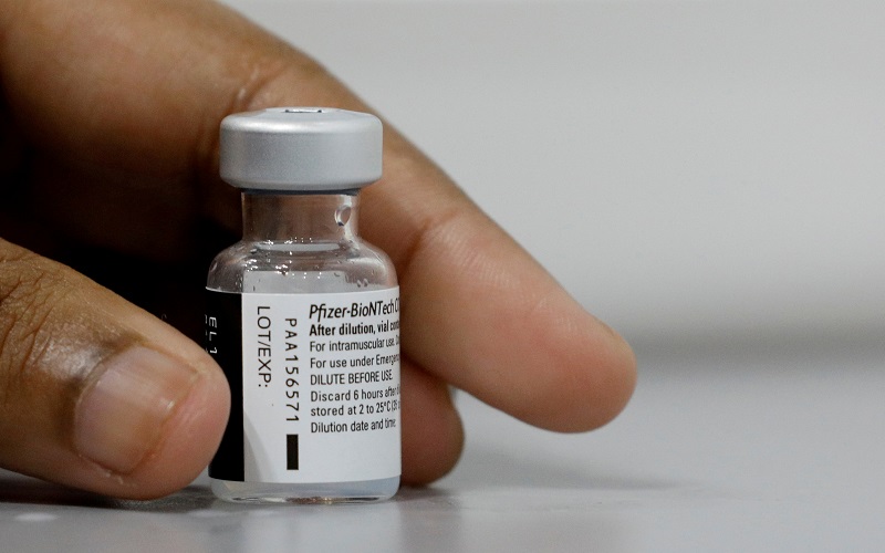 Doza a treia de vaccin în Europa – cui îi este recomandată. Care este diferența dintre un „stimulator” și o doză suplimentară și de ce trebuie să facem diferența dintre cele două