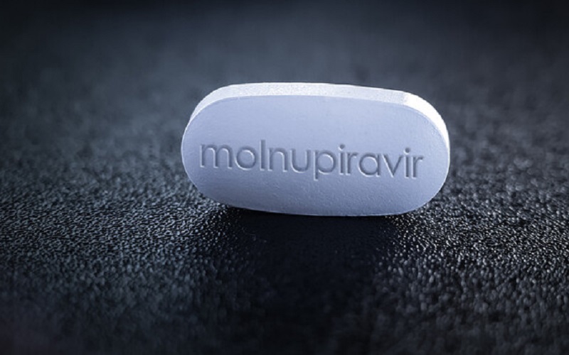 OMS: Producătorii de generice vor avea acces la dosarul Molnupiravir, primul medicament viral anti-COVID, și îl vor putea produce la prețuri accesibile