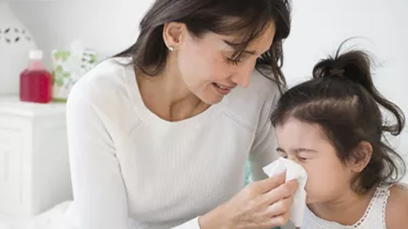 Părinții se pot bucura. Mai puțini copii s-au îmbolnăvit de infecții respiratorii acute în ultima săptămână