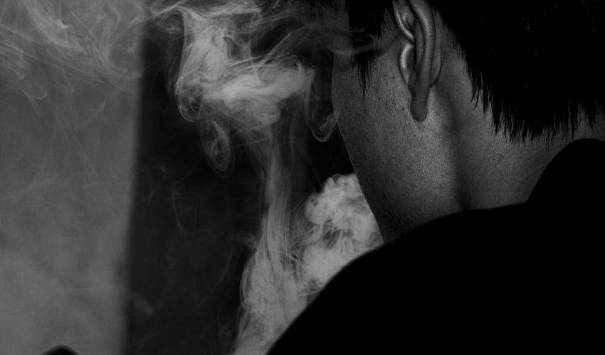 Un viitor sportiv, o decizie nesănătoasă. Confesiunile unui adolescent care nu poate renunța la țigaretele electronice