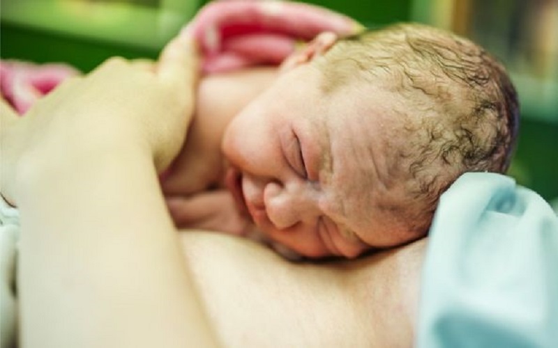 Studiu inedit: bebelușii se nasc, cel mai des, la ora 4.00 dimineața