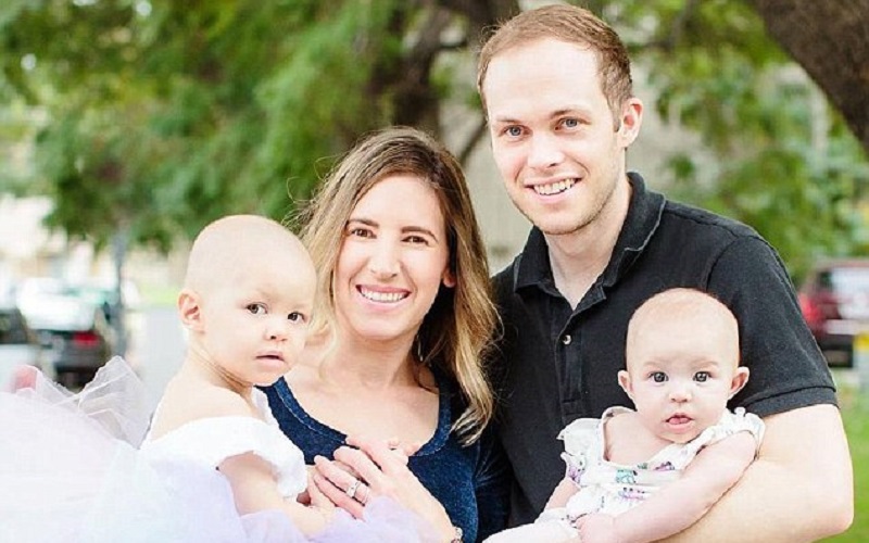 Copil de 15 luni diagnosticat cu cancer ovarian. Boala afectează, de obicei, femeile trecute de 50 de ani