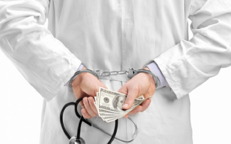 Medic de la Soroca, judecat pentru corupere pasivă