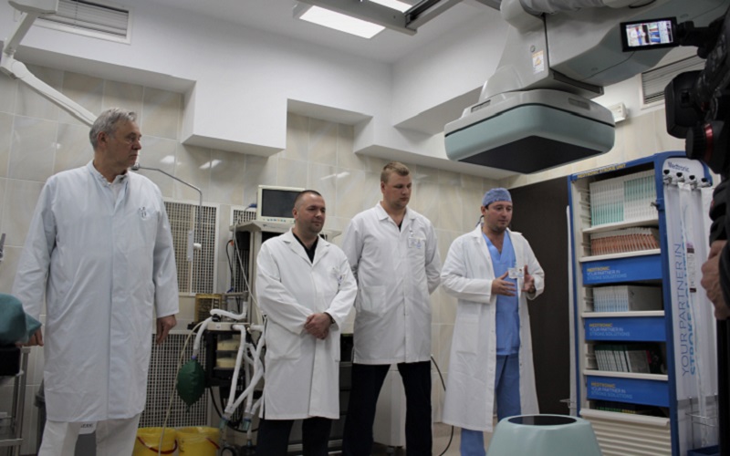 PREMIERĂ pentru Moldova. Institutul de Medicină Urgentă a dat start intervențiilor de extragere a cheagurilor de sânge din creier