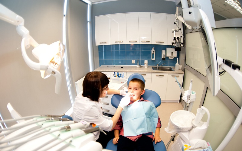 Majoritatea copiilor preșcolari de la sate nu se spală deloc pe dinți, iar părinții nu consideră acest lucru important. „Dinții oricum se schimbă”