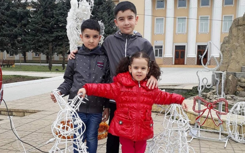 La doar 6 ani a aflat ce este cancerul. Povestea unui copil căruia medicii de la Institutul Mamei și Copilului i-au extirpat o tumoare de 7 centimetri