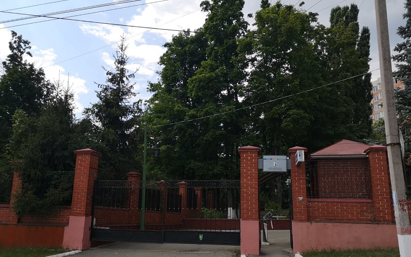 FOTO// Trei ore de percheziții la Centrul pentru Achiziții Centralizate în Sănătate. Ofițerii au plecat cu documente și fără a face declarații de presă