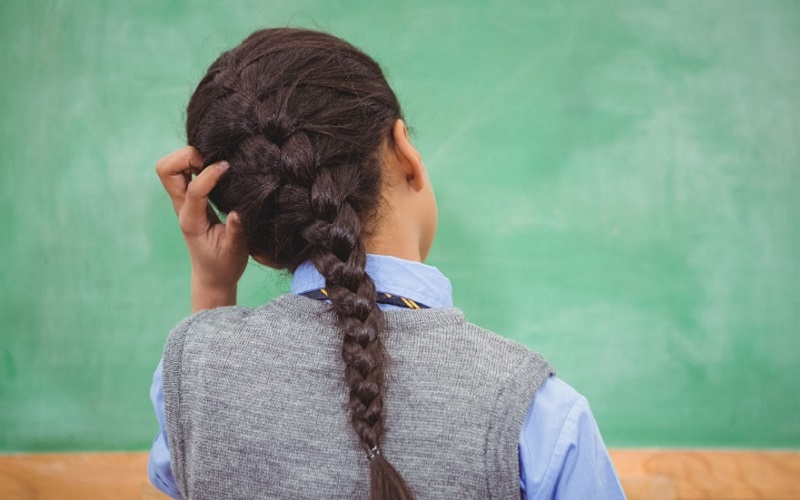 O fetiță a decedat, iar alta este internată în spital, după ce și-au aplicat o soluție pentru a scăpa de păduchi