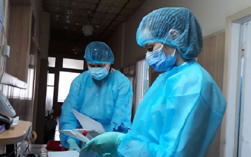 Cele 29 de cadre medicale care vor primi indemnizațiile unice de 16 mii de lei au fost alese în baza anchetei epidemiologice