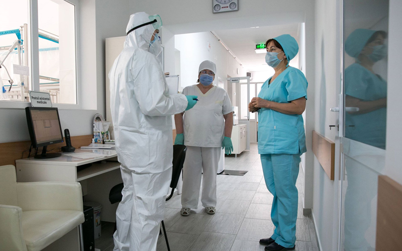 467 de persoane infectate cu SARS-CoV-2, 371 persoane tratate și 17 decese, înregistrate în ultimele 24 de ore. Cazuri active – peste 16 mii