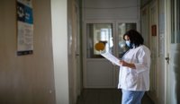 3 vin și 4 pleacă. Câți medici activează în sistemul Sănătății și de ce mai mulți părăsesc sistemul