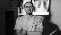 Medic în exod: Cum a ajuns un tânăr din Moldova să salveze vieți la București