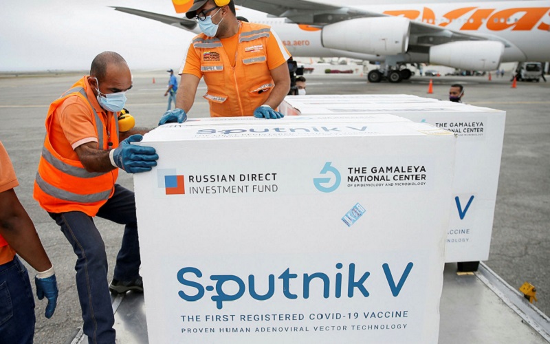 Ce știm despre vaccinul Sputnik, primit donație de la ruși. De ce OMS întârzie precalificarea, iar EMA nu le dă rușilor undă verde în spațiul european