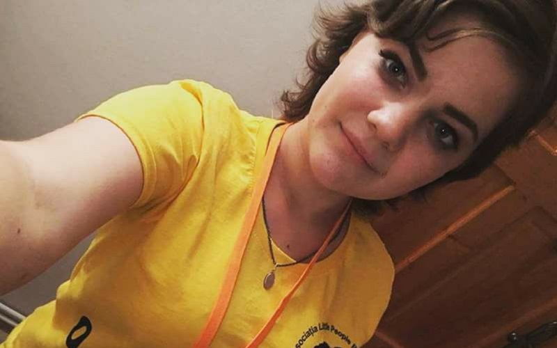 O adolescentă din Moldova, care a învins cancerul, a scris o carte despre boala ce i-a marcat viața